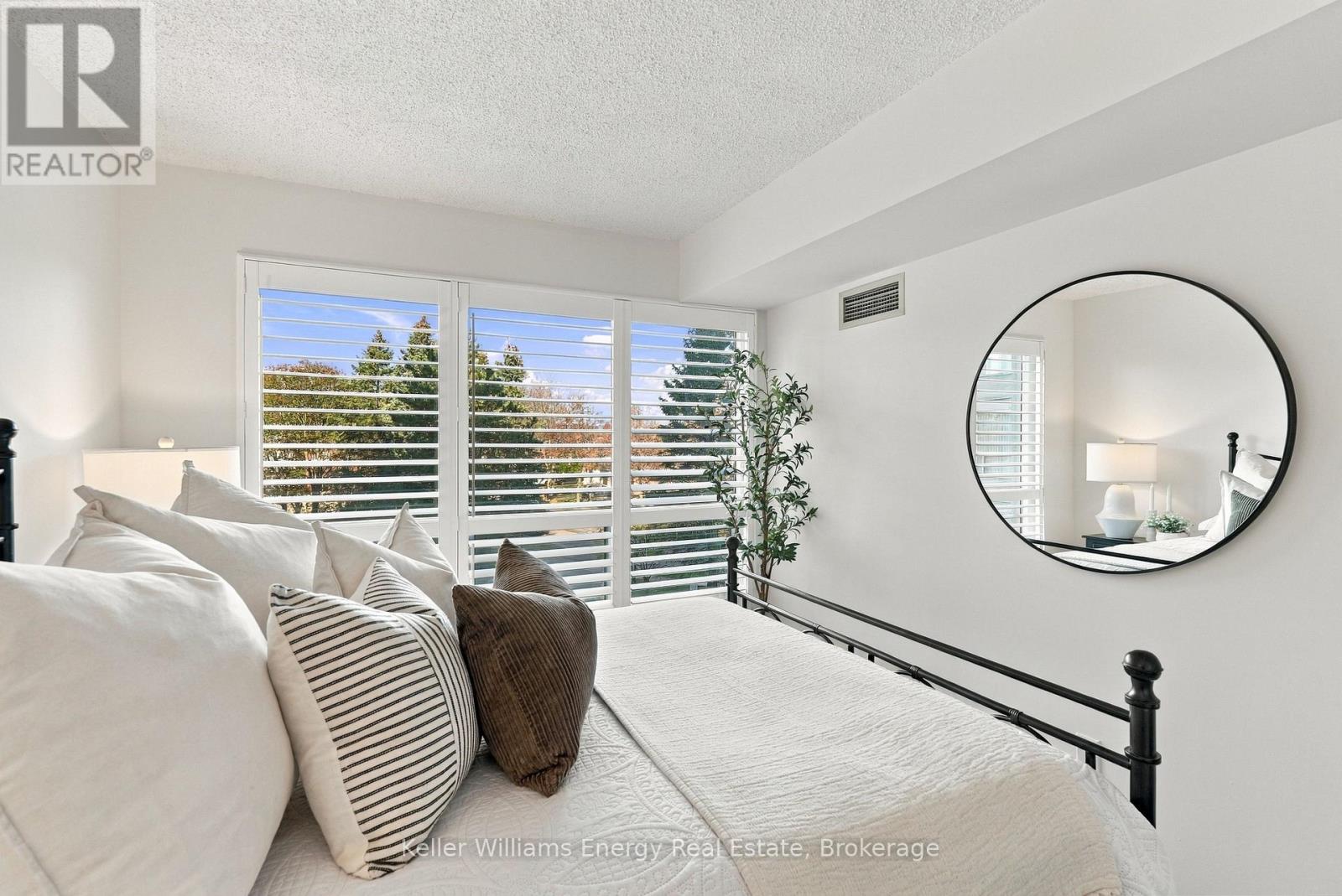 302- 712 Rossland Road East, Whitby, ON photo 27
