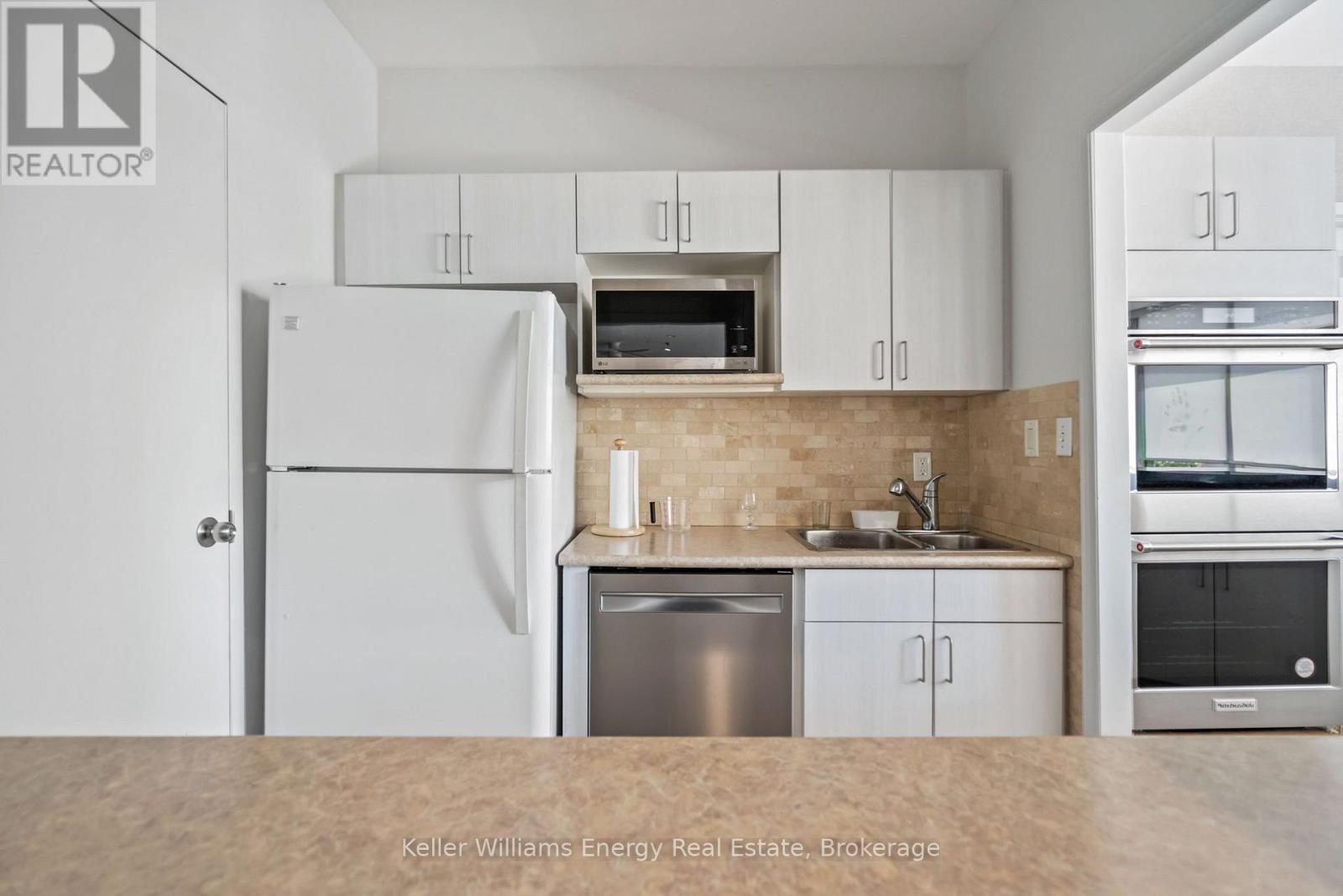 302- 712 Rossland Road East, Whitby, ON photo 39