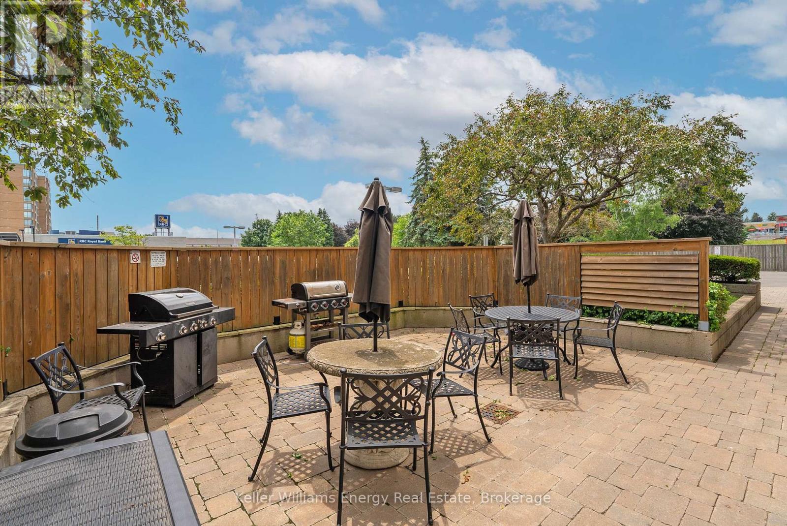 302- 712 Rossland Road East, Whitby, ON photo 40