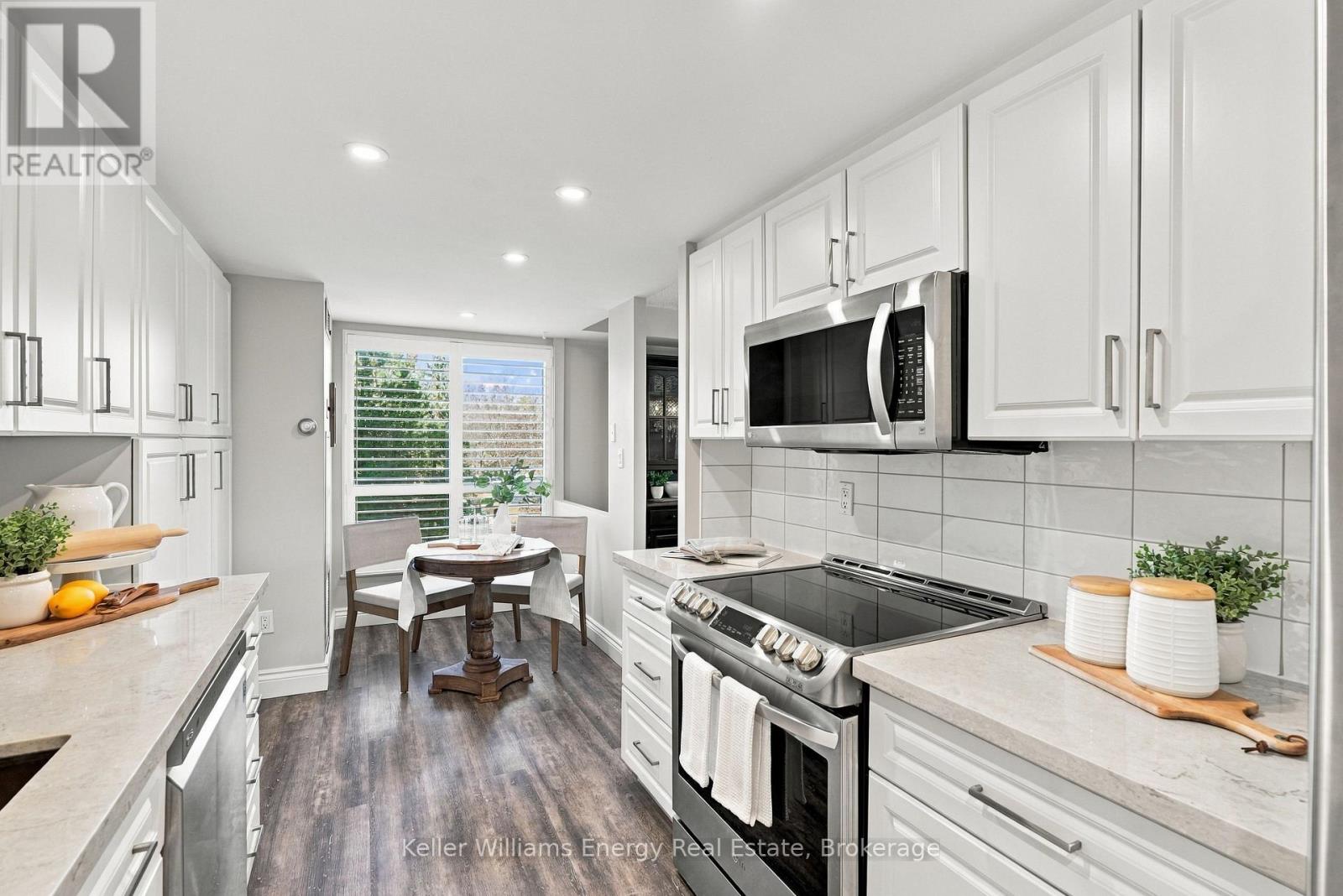 302- 712 Rossland Road East, Whitby, ON photo 6
