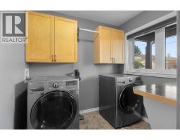 3pc Bathroom - 4219 46 Avenue, Red Deer, AB T4N3M7 Photo 6