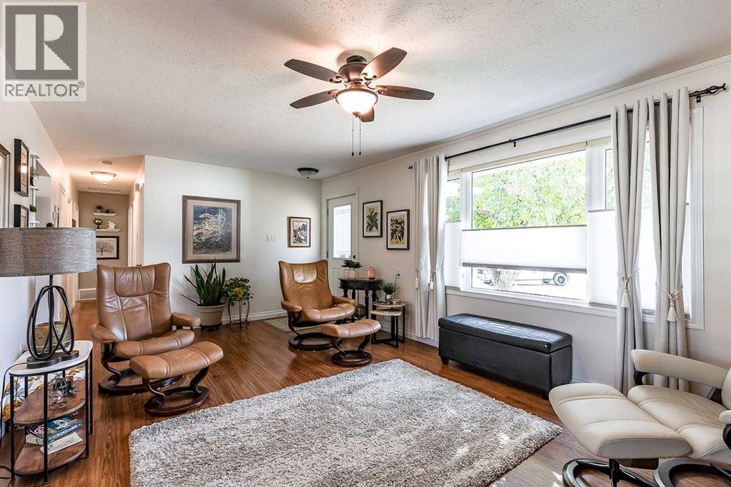 1654 10 Avenue NE, Medicine Hat — photo 9