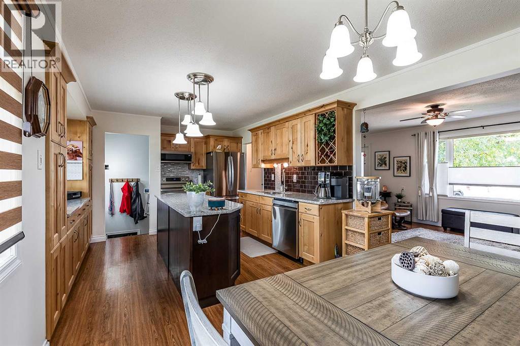 1654 10 Avenue NE, Medicine Hat — photo 12