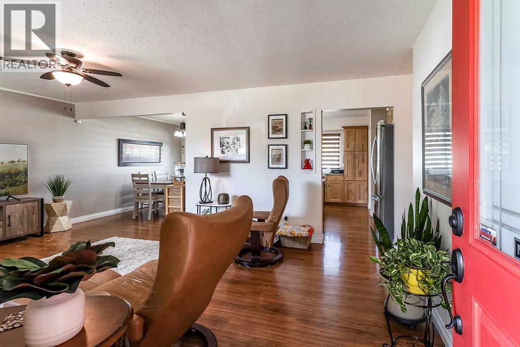 1654 10 Avenue NE, Medicine Hat — photo 5