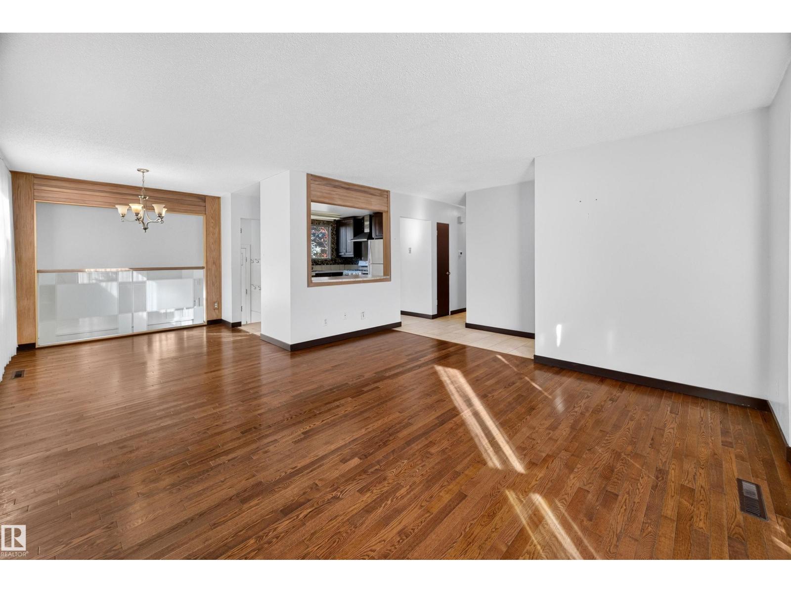 4708 MALMO RD NW, Edmonton — photo 10
