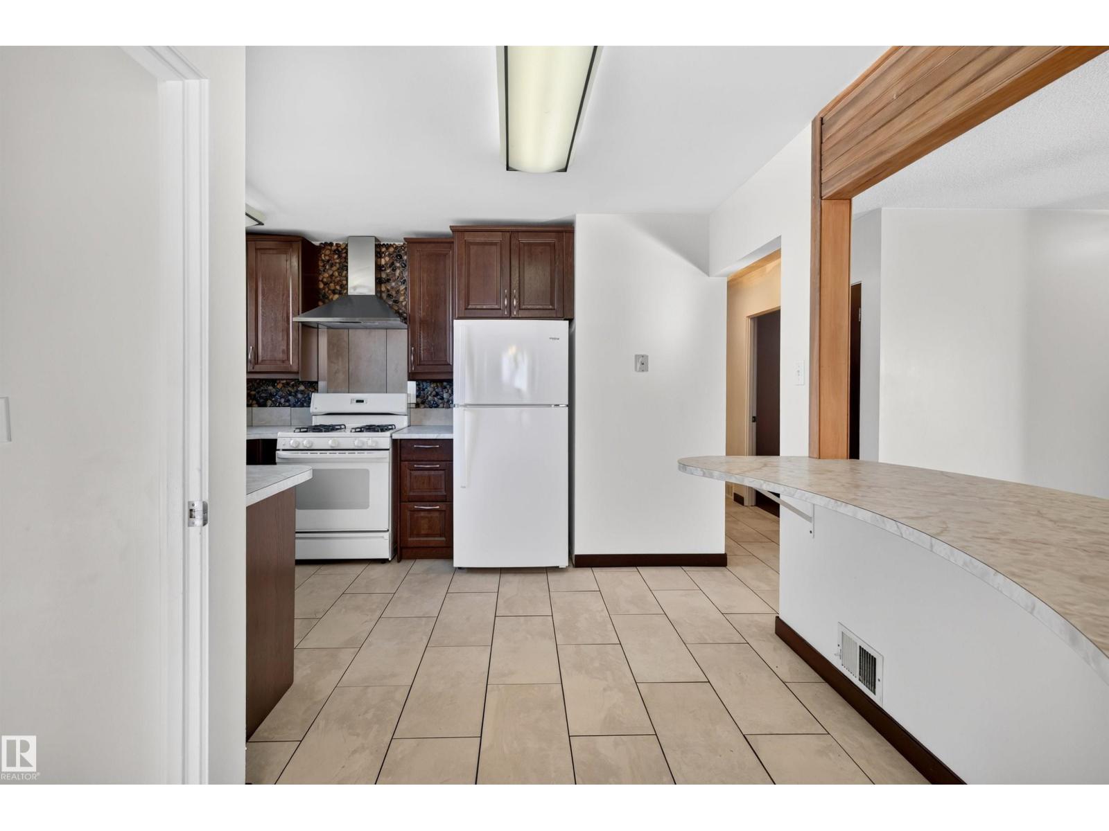 4708 MALMO RD NW, Edmonton — photo 15