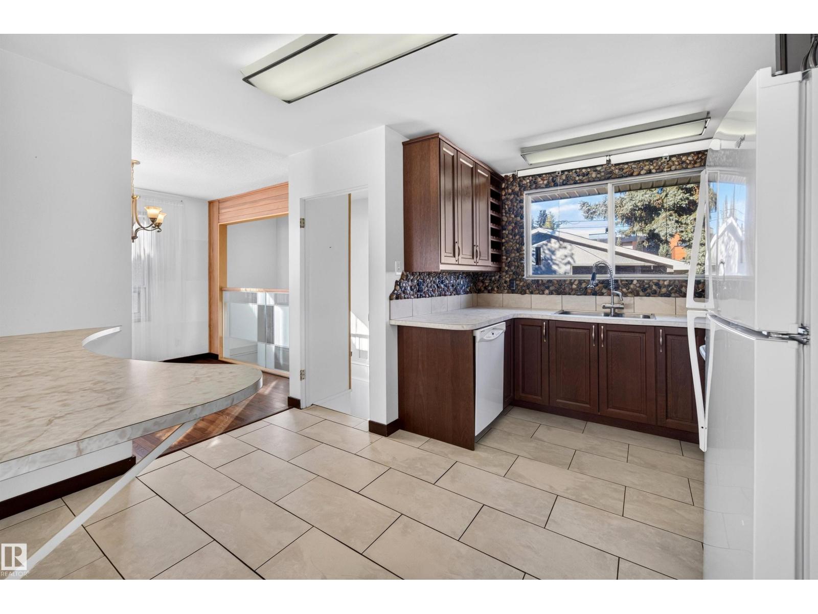 4708 MALMO RD NW, Edmonton — photo 16