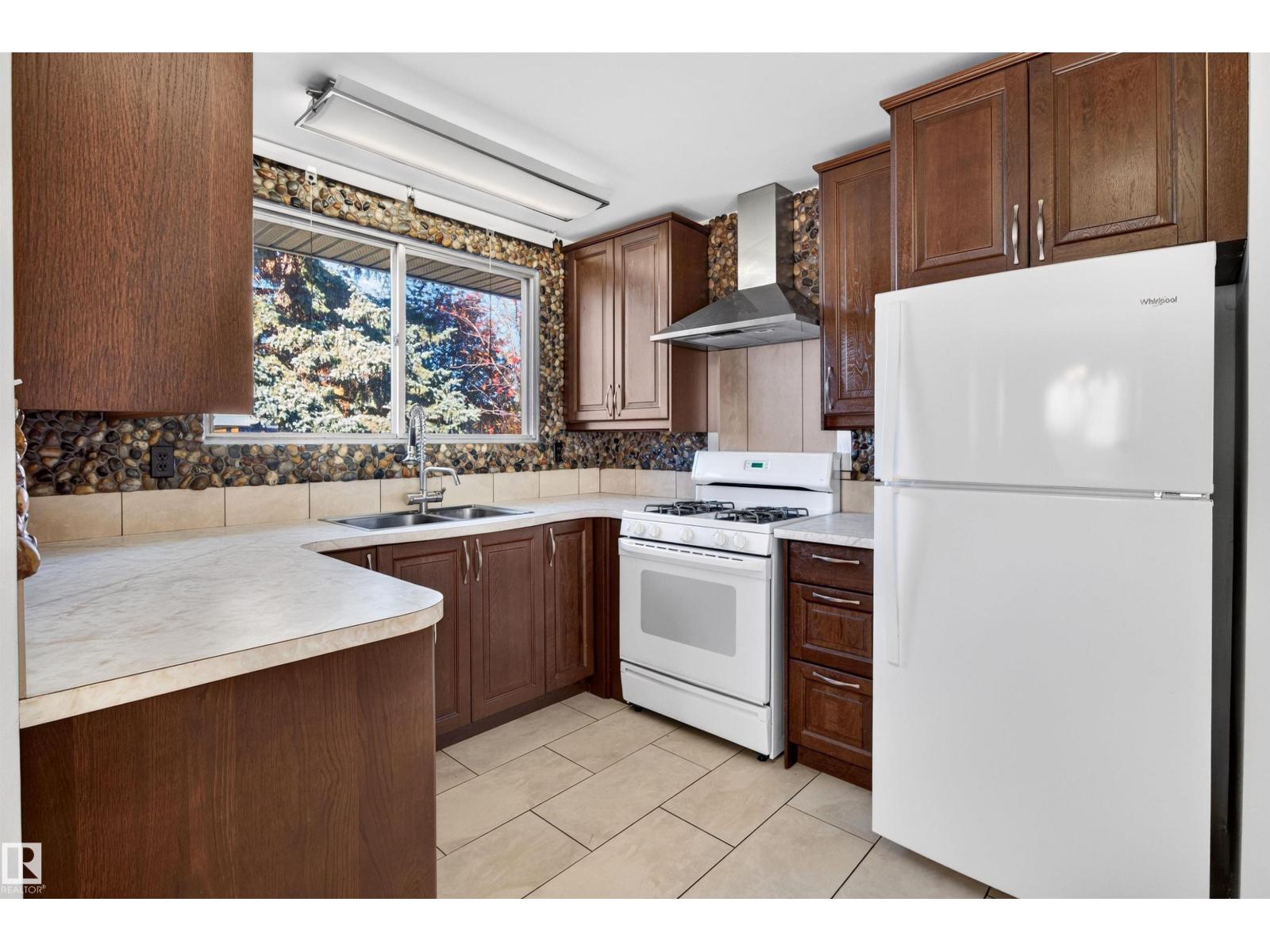 4708 MALMO RD NW, Edmonton — photo 17