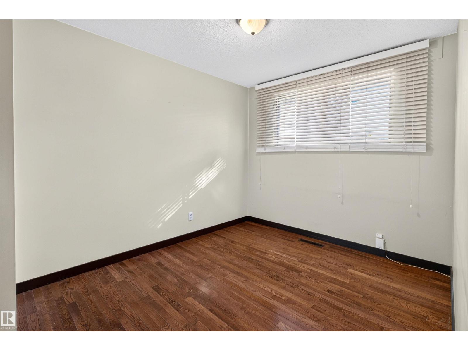 4708 MALMO RD NW, Edmonton — photo 25