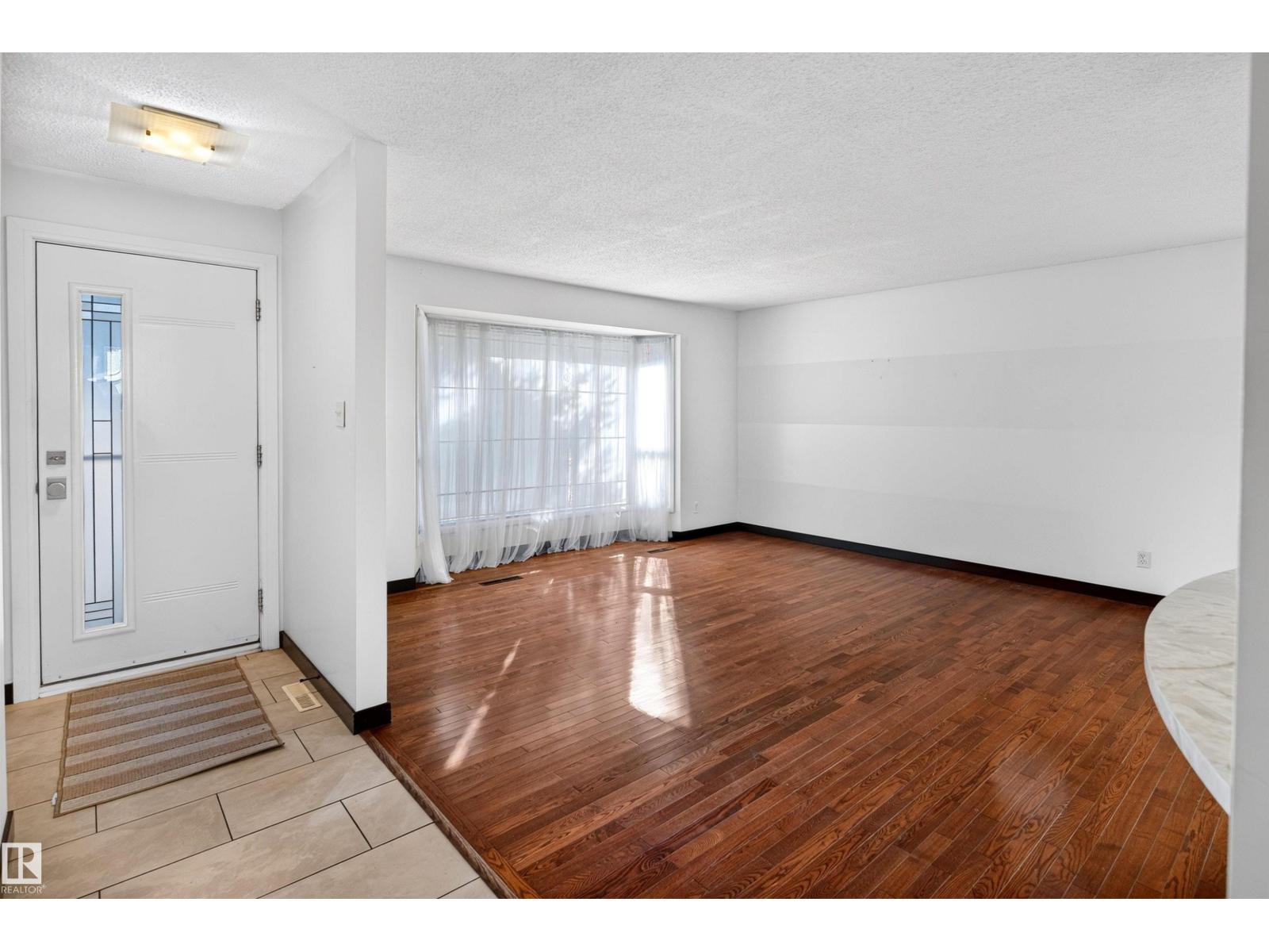 4708 MALMO RD NW, Edmonton — photo 6