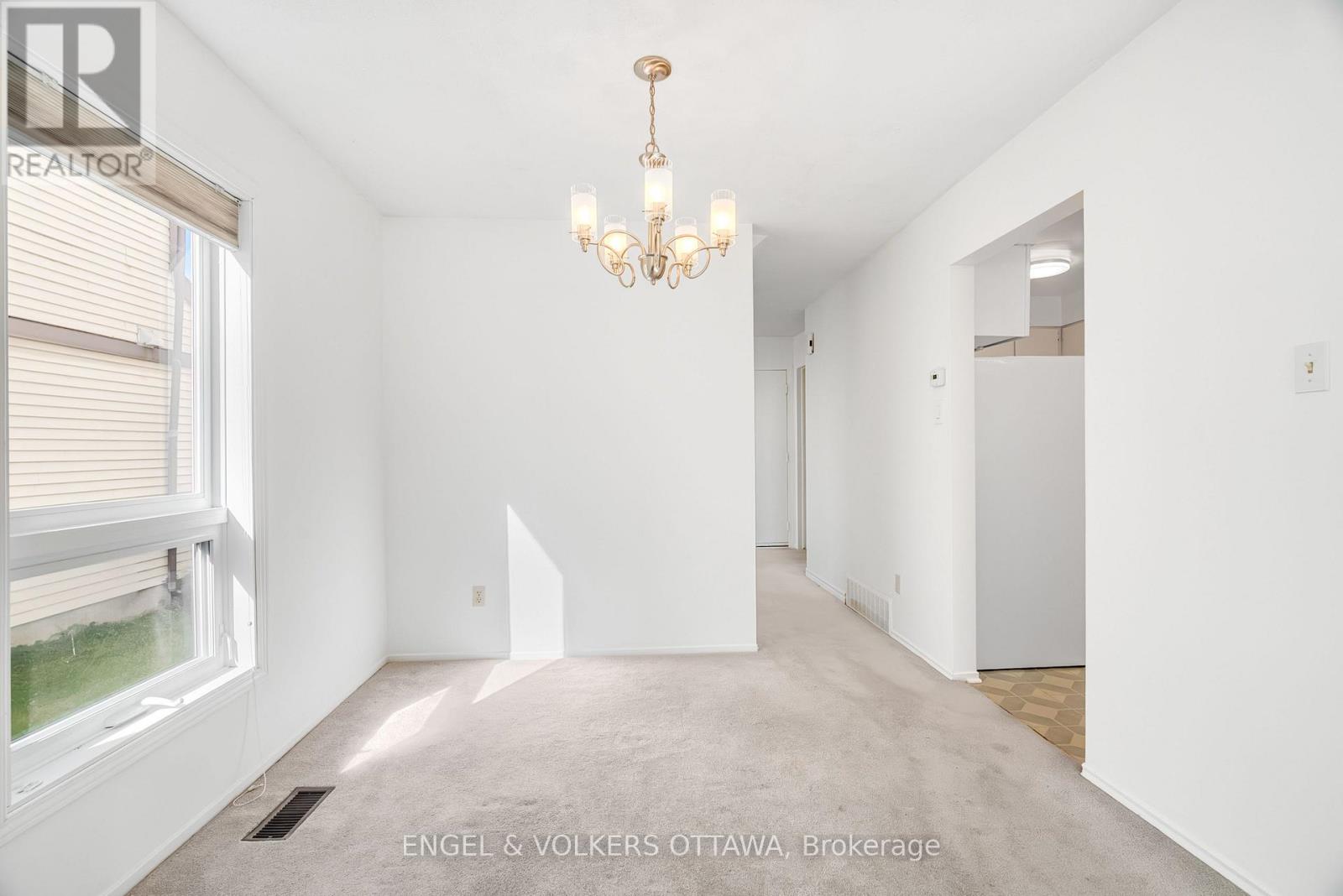 Photograph of 1379 AMBRIDGE WAY