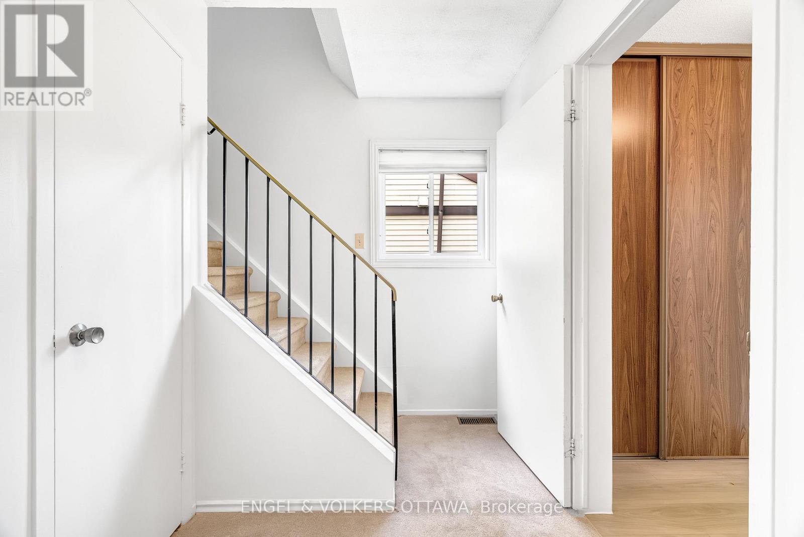 Photograph of 1379 AMBRIDGE WAY