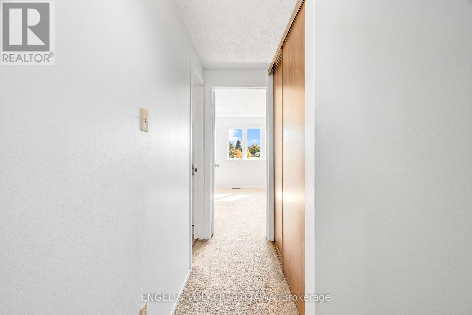 Photograph of 1379 AMBRIDGE WAY
