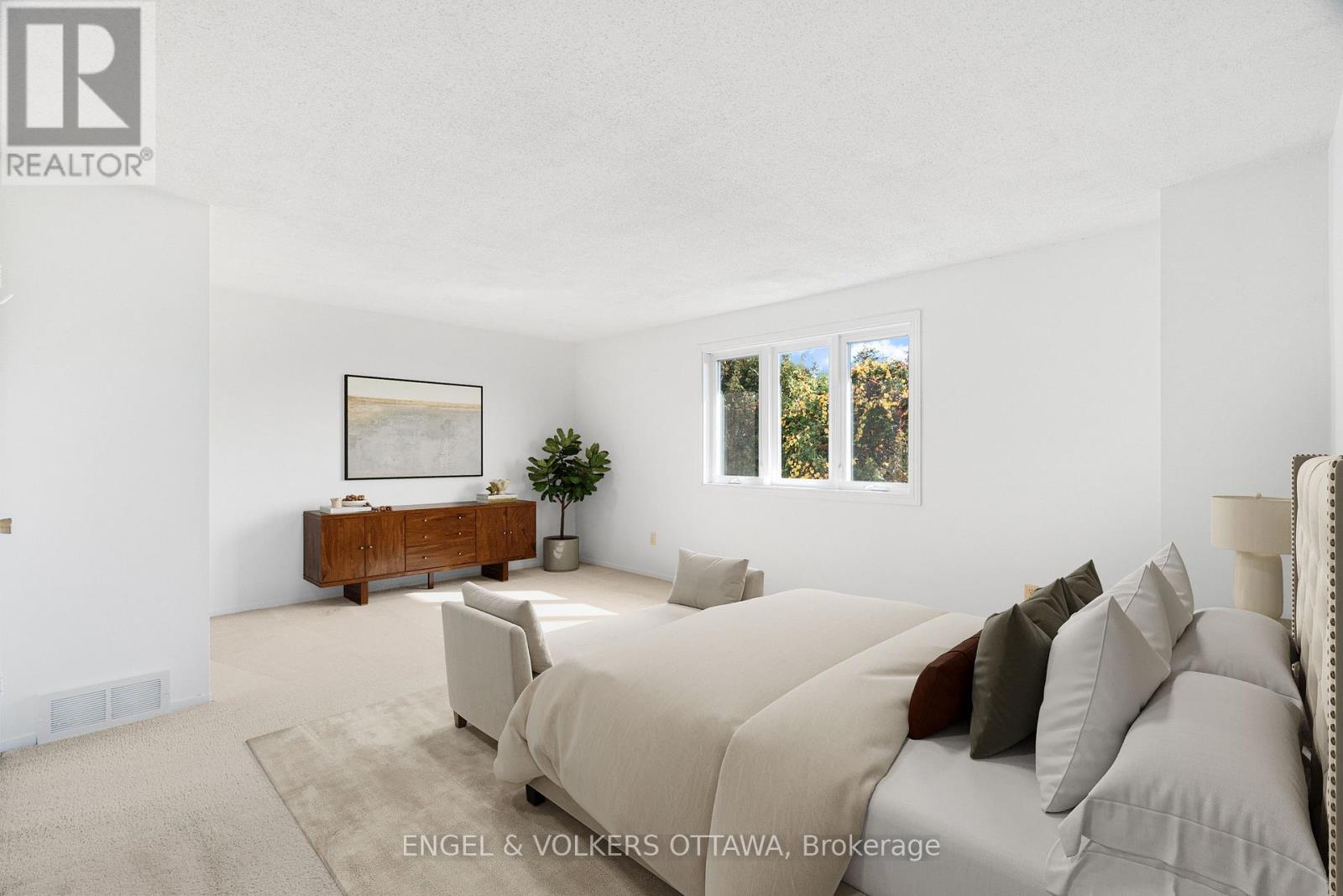 Photograph of 1379 AMBRIDGE WAY