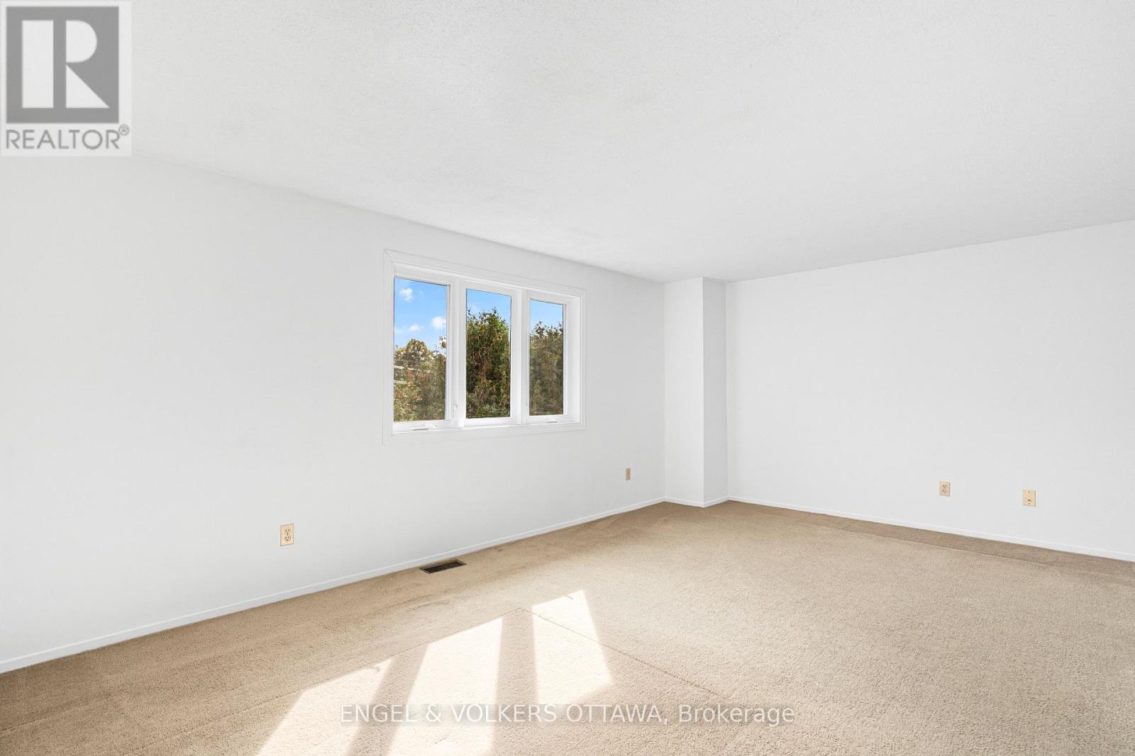 Photograph of 1379 AMBRIDGE WAY