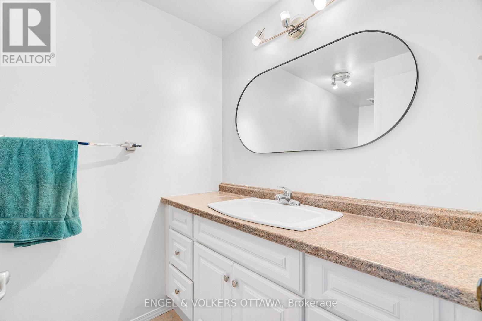 Photograph of 1379 AMBRIDGE WAY