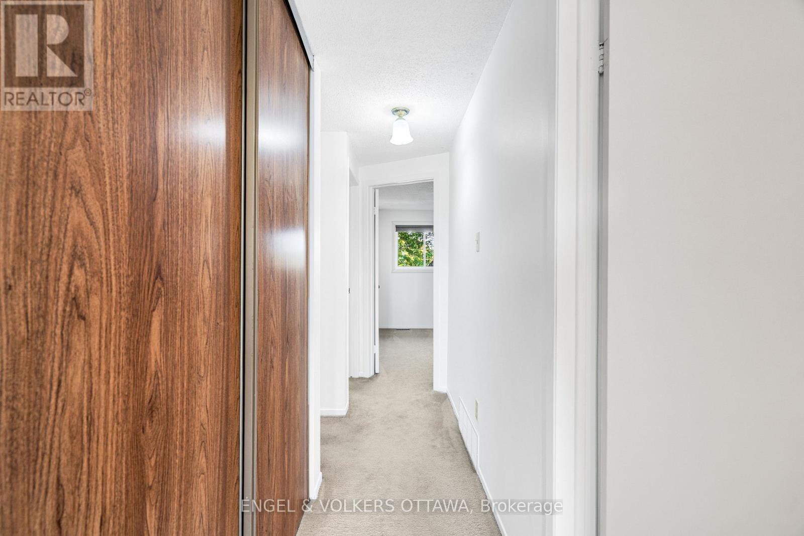 Photograph of 1379 AMBRIDGE WAY