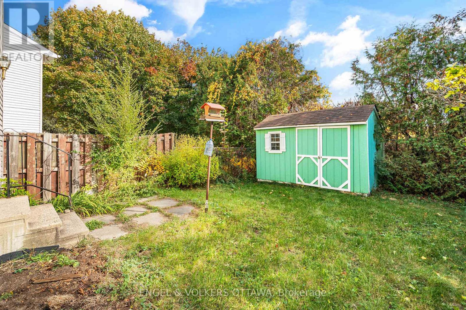 Photograph of 1379 AMBRIDGE WAY