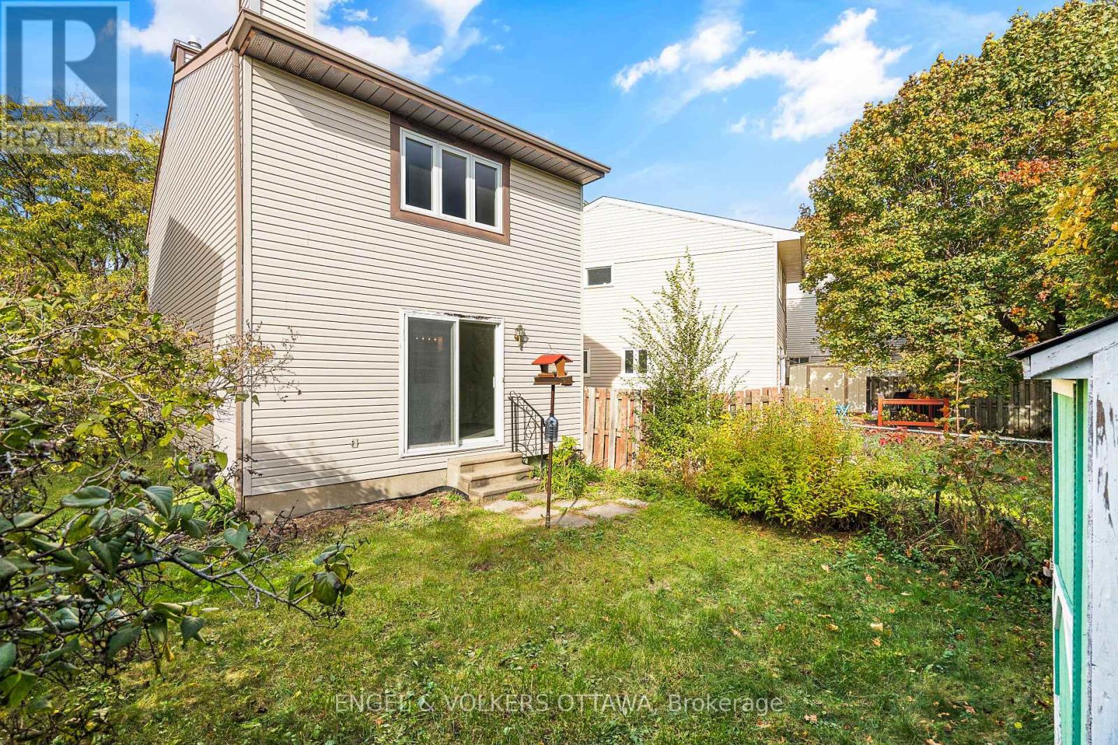 Photograph of 1379 AMBRIDGE WAY
