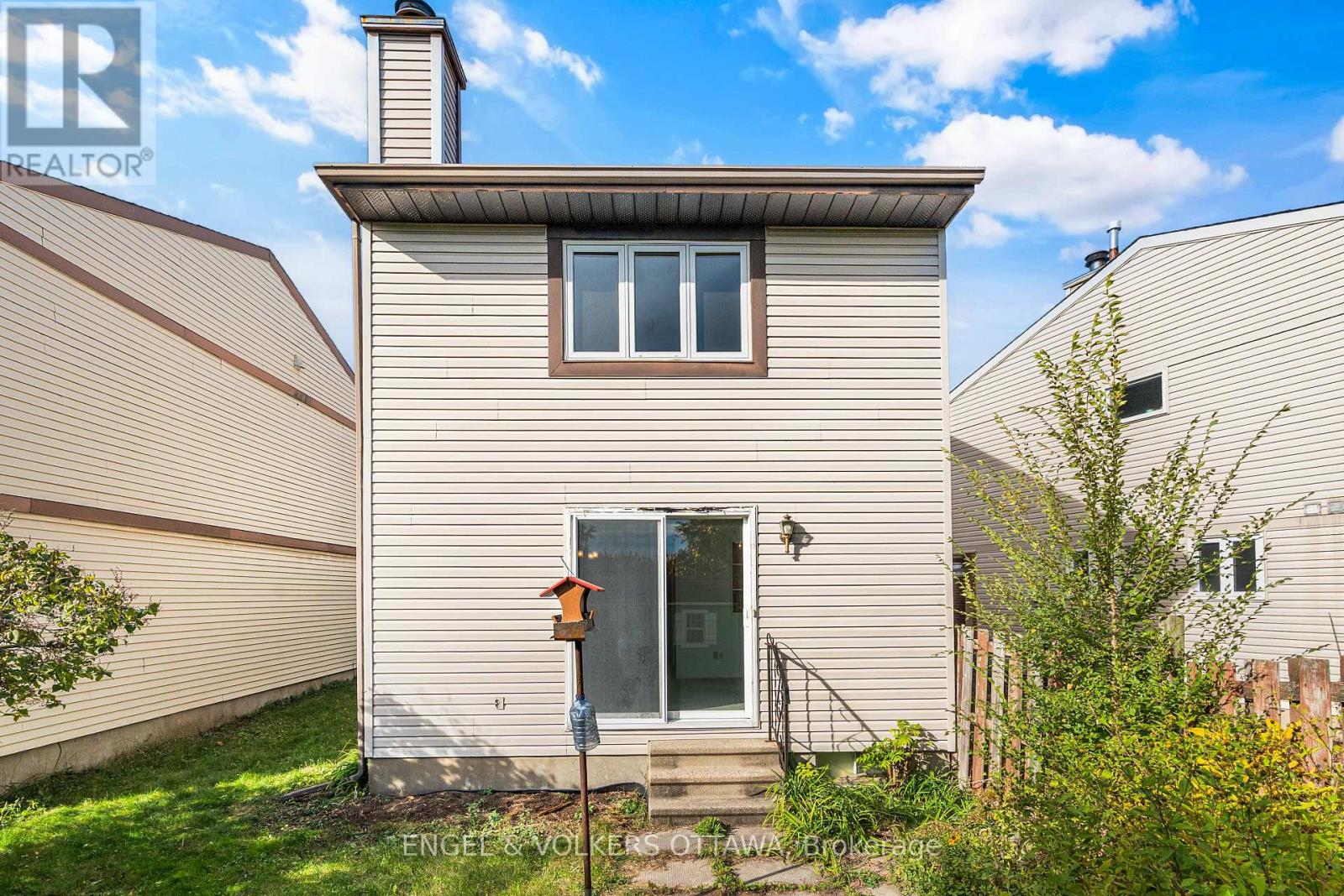Photograph of 1379 AMBRIDGE WAY