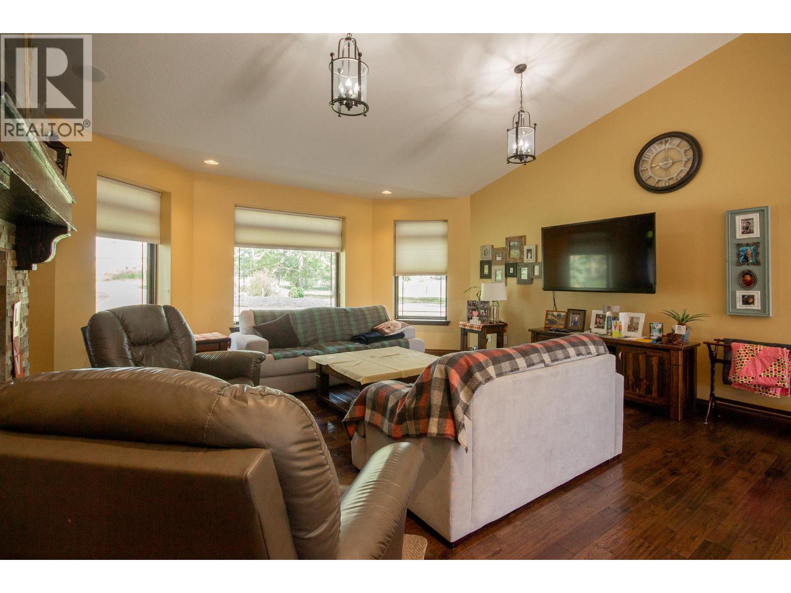 2713 210 Road, Dawson Creek - Image 1