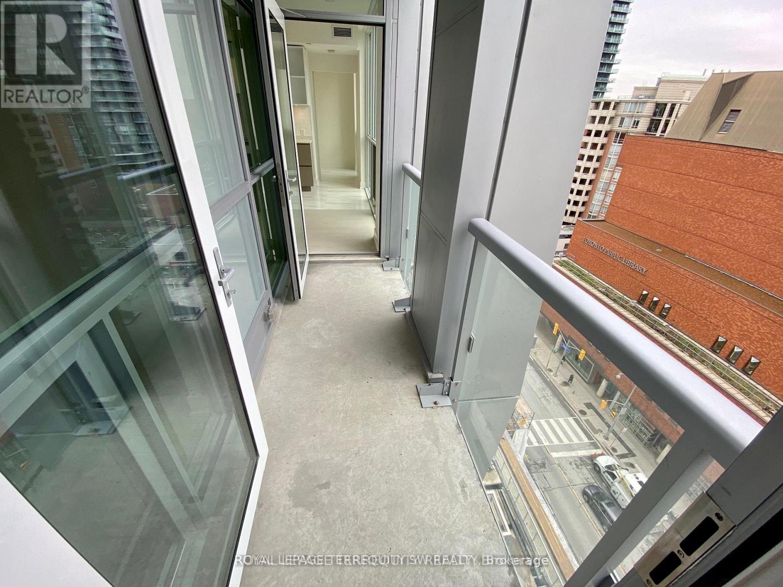 809- 1 Yorkville Avenue, Toronto, ON photo 12