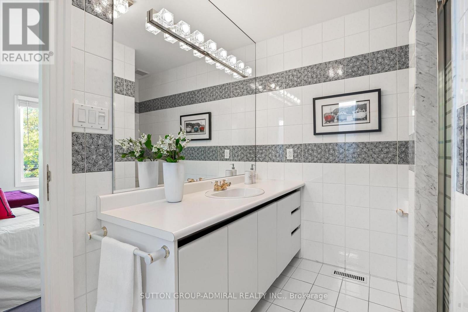248 Haddington Avenue, Toronto, ON photo 35