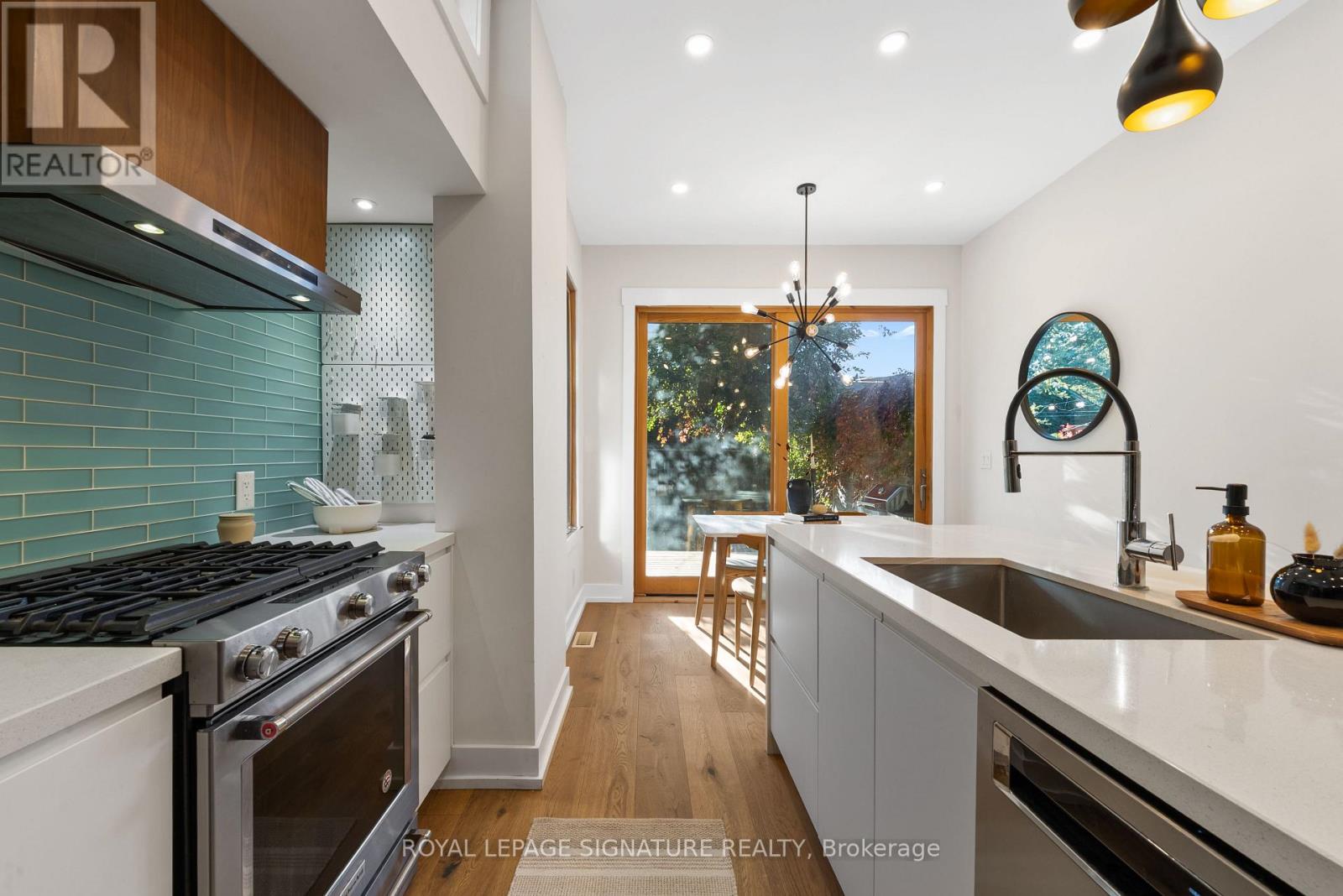 540 Crawford Street, Toronto, ON photo 14
