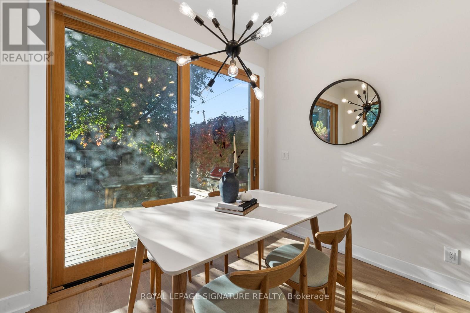 540 Crawford Street, Toronto, ON photo 17