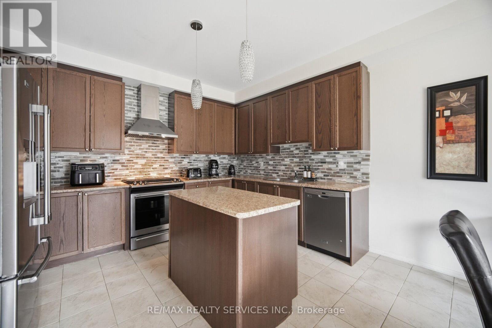 1736 Douglas Langtree Drive, Oshawa, ON photo 16