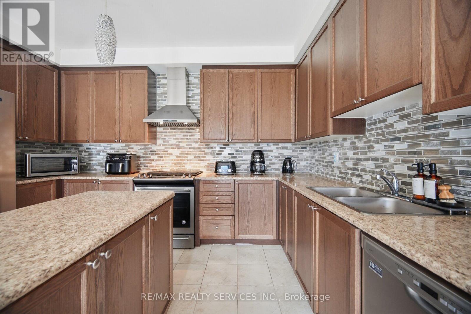 1736 Douglas Langtree Drive, Oshawa, ON photo 17