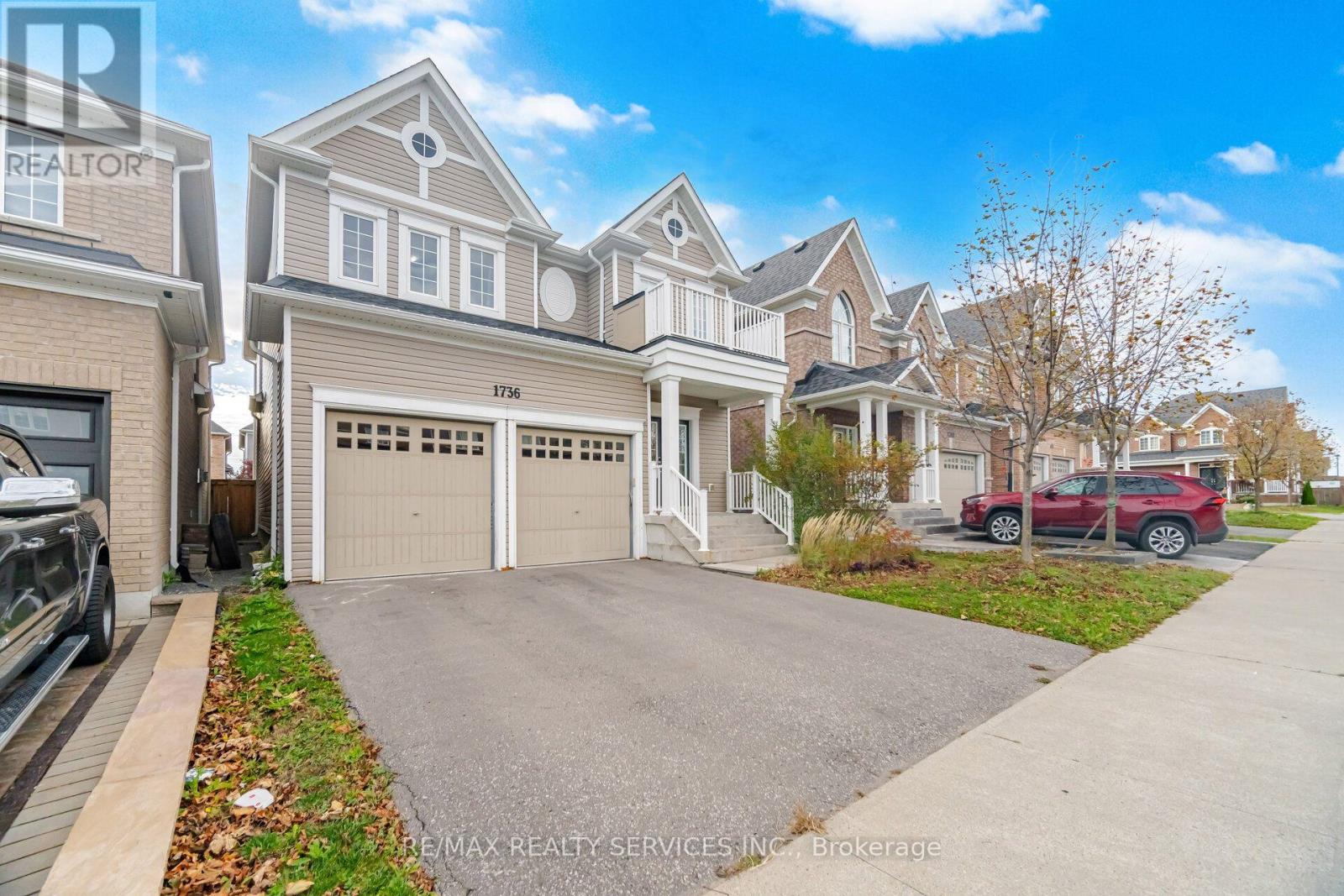1736 Douglas Langtree Drive, Oshawa, ON photo 2