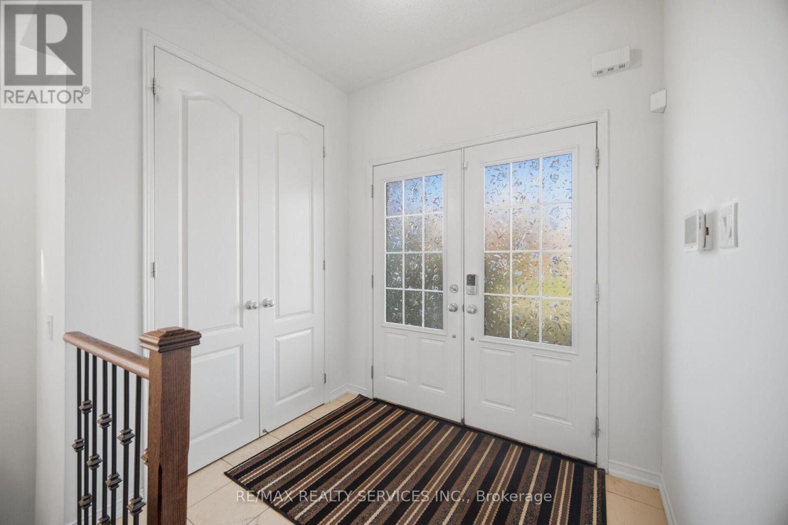 1736 Douglas Langtree Drive, Oshawa, ON photo 3