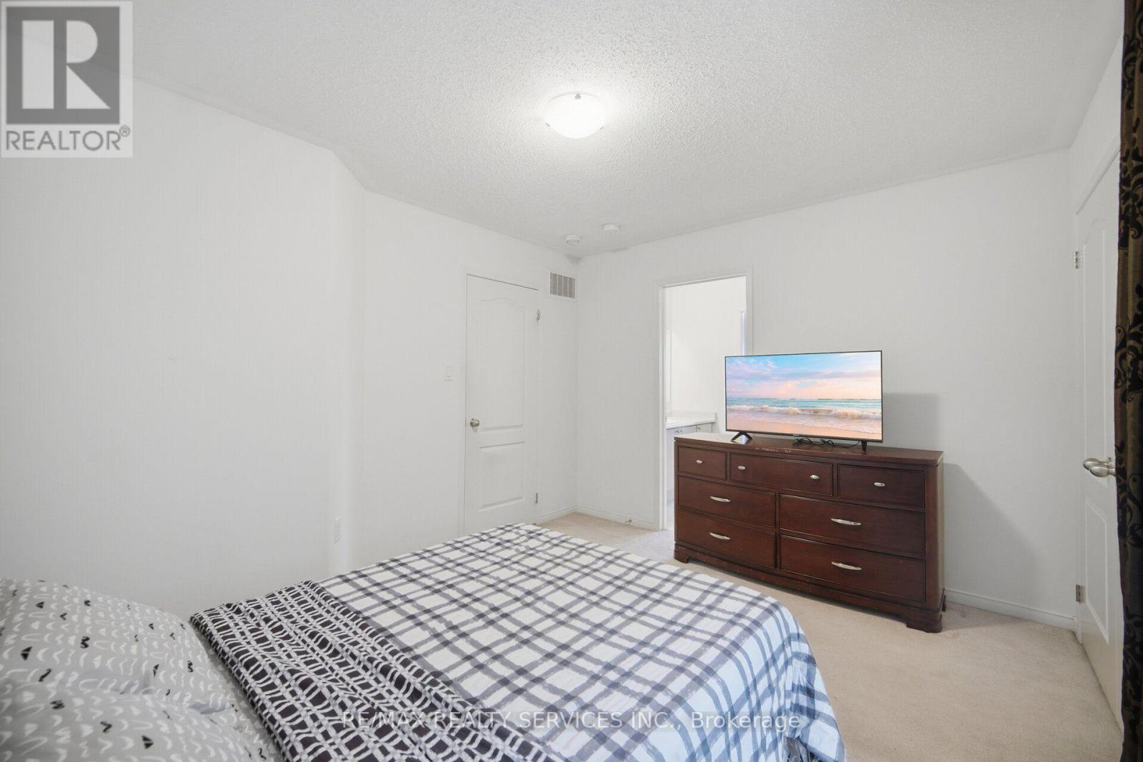 1736 Douglas Langtree Drive, Oshawa, ON photo 31
