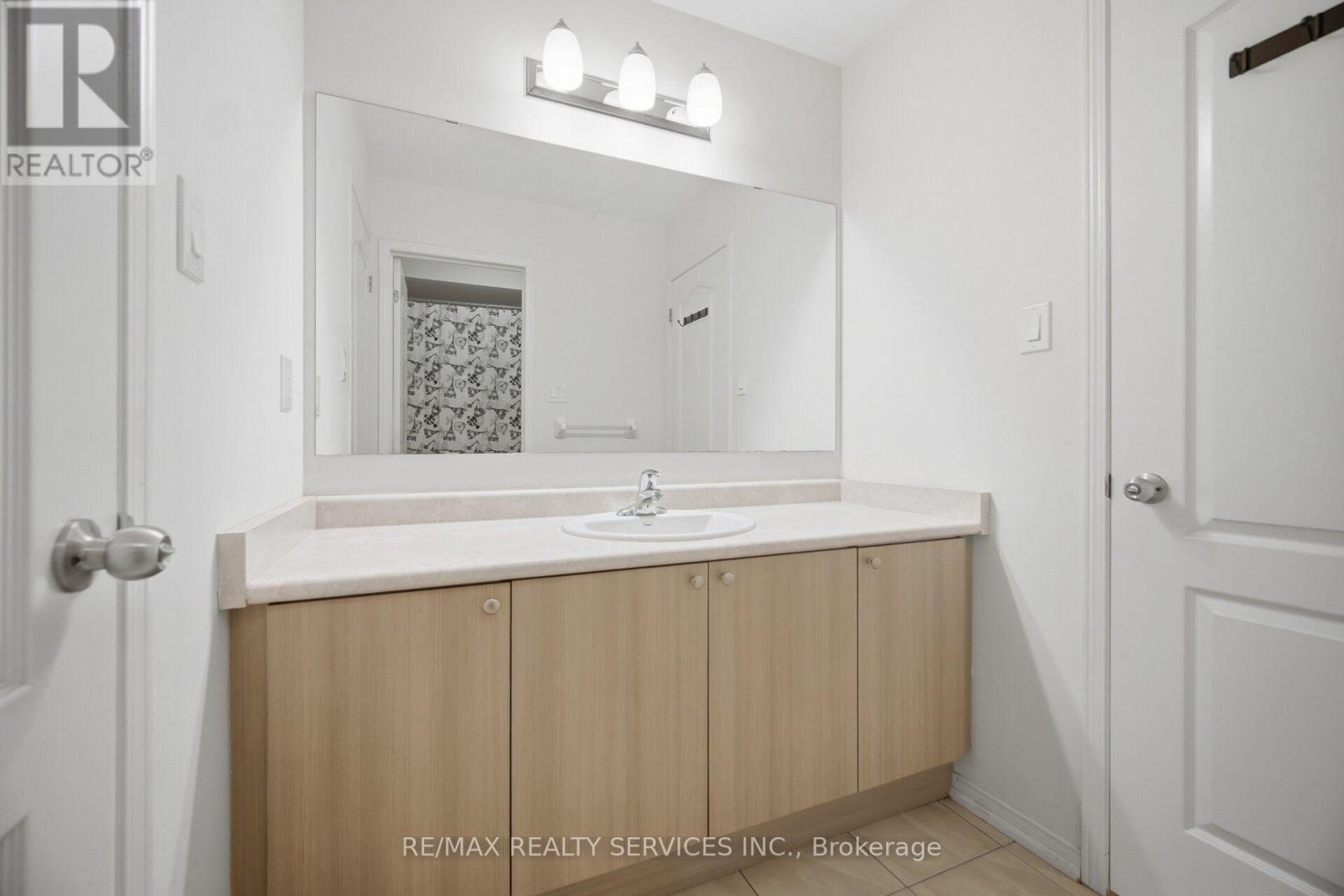 1736 Douglas Langtree Drive, Oshawa, ON photo 32