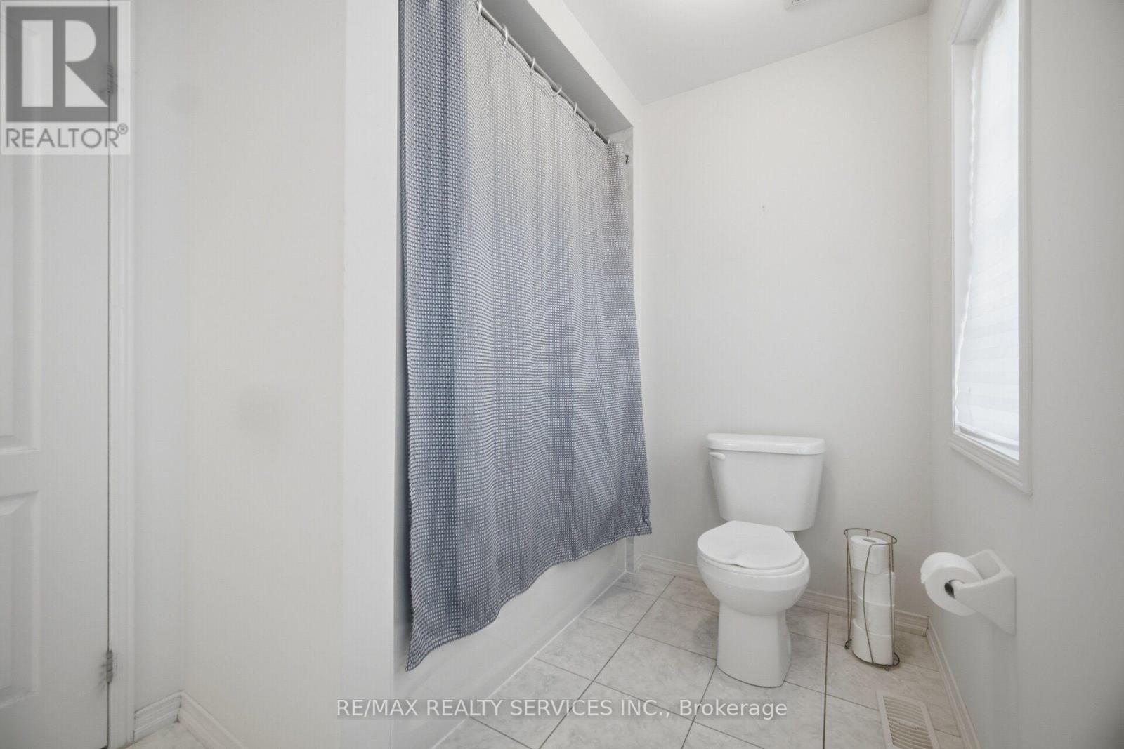 1736 Douglas Langtree Drive, Oshawa, ON photo 36
