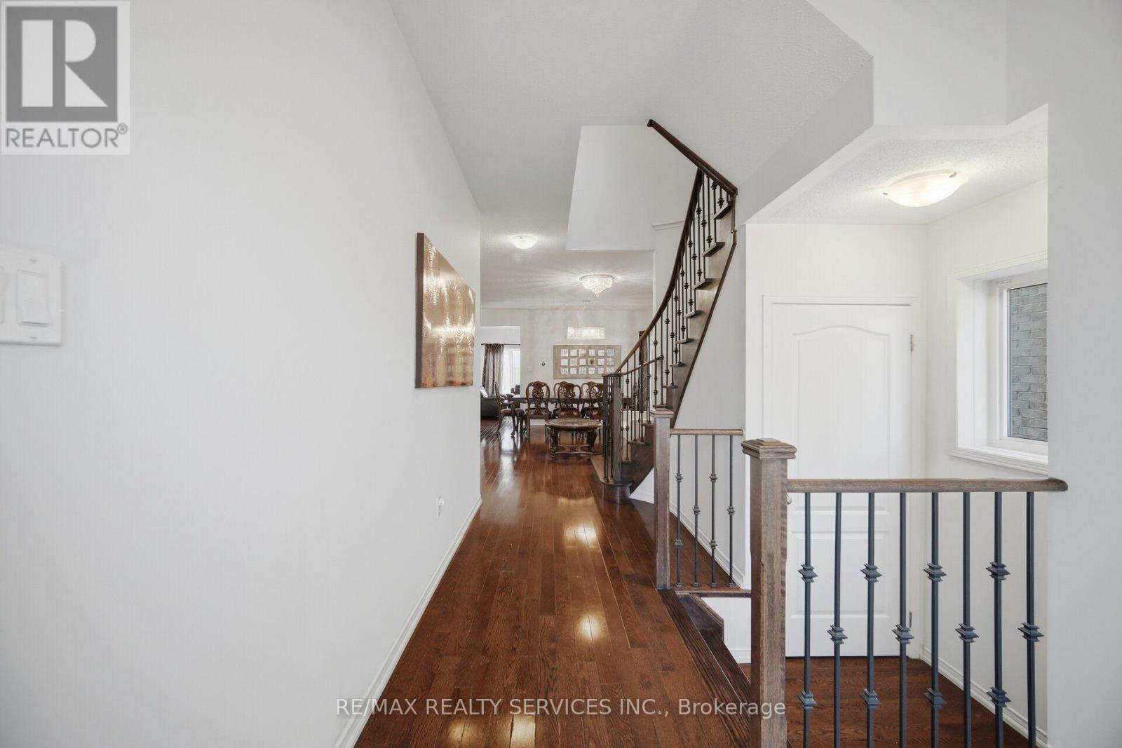 1736 Douglas Langtree Drive, Oshawa, ON photo 4