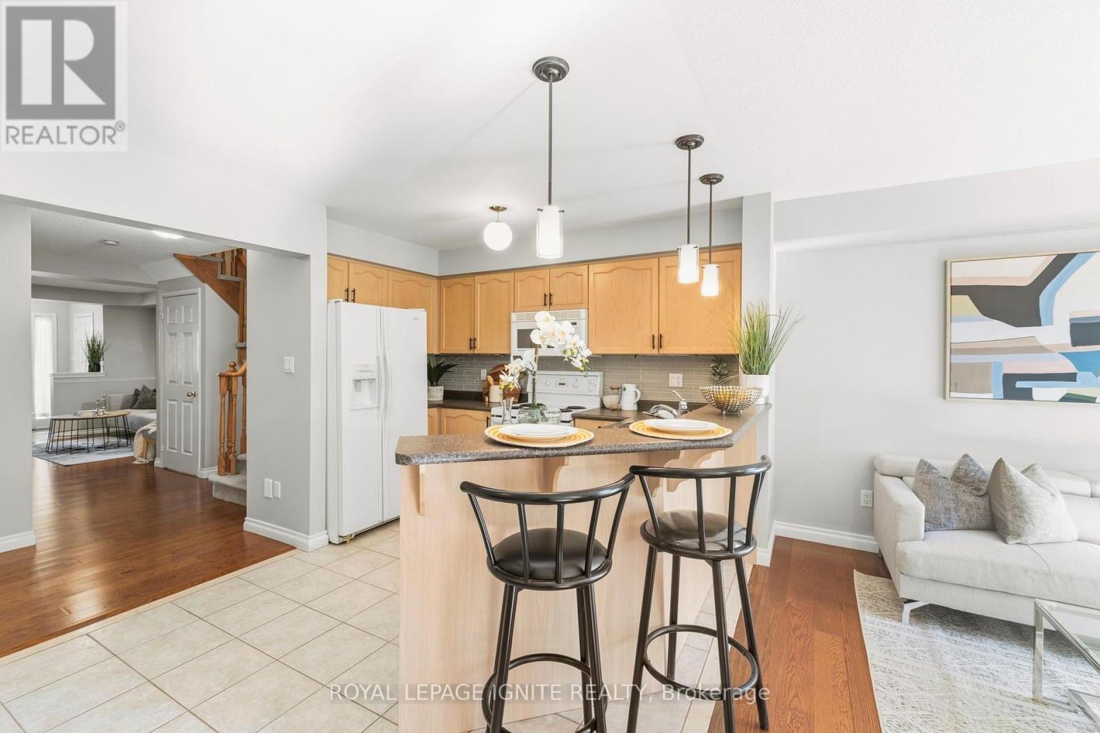 1523 Avonmore Square, Pickering, ON photo 11