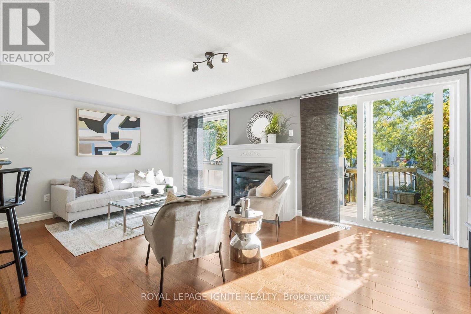 1523 Avonmore Square, Pickering, ON photo 12