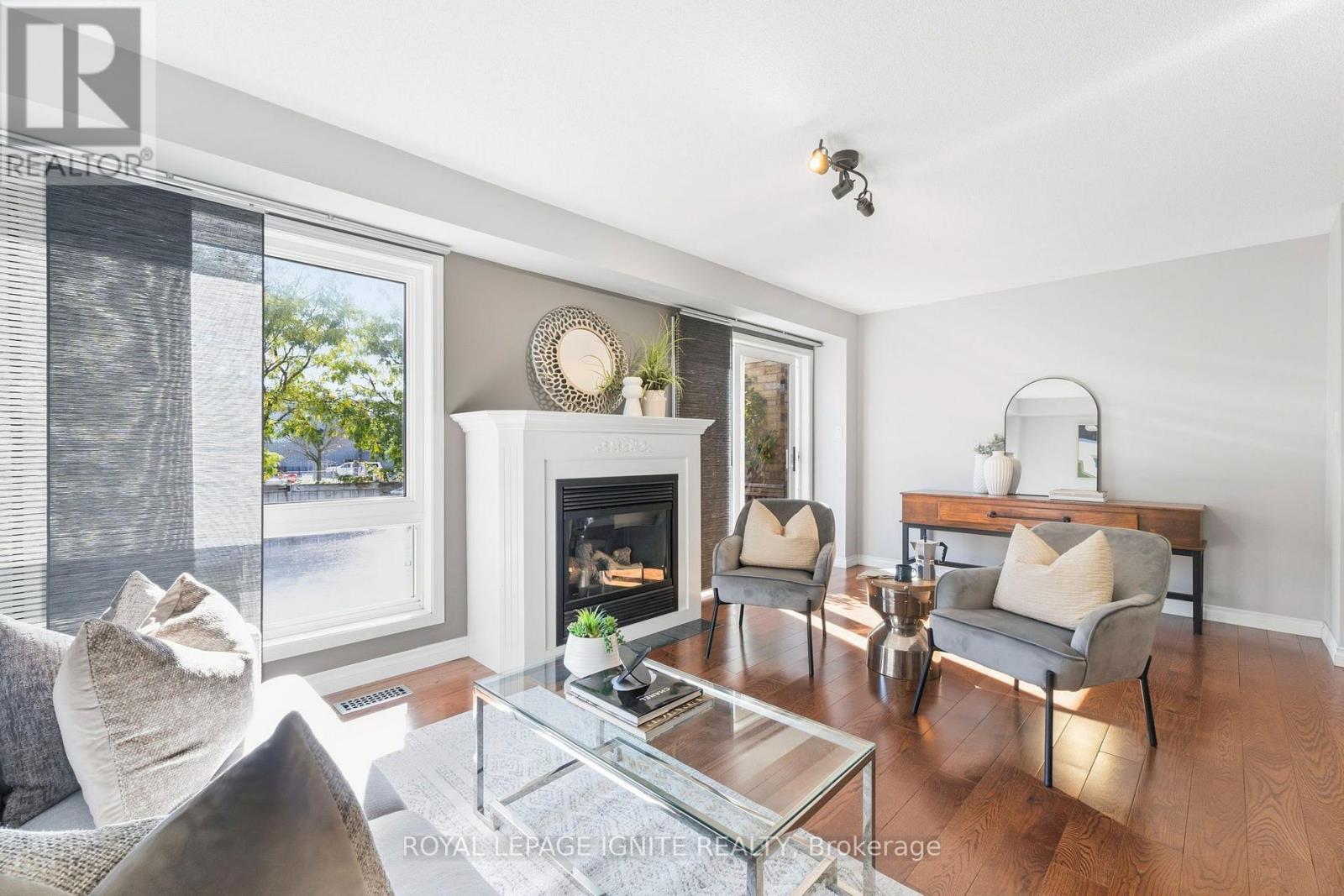 1523 Avonmore Square, Pickering, ON photo 13