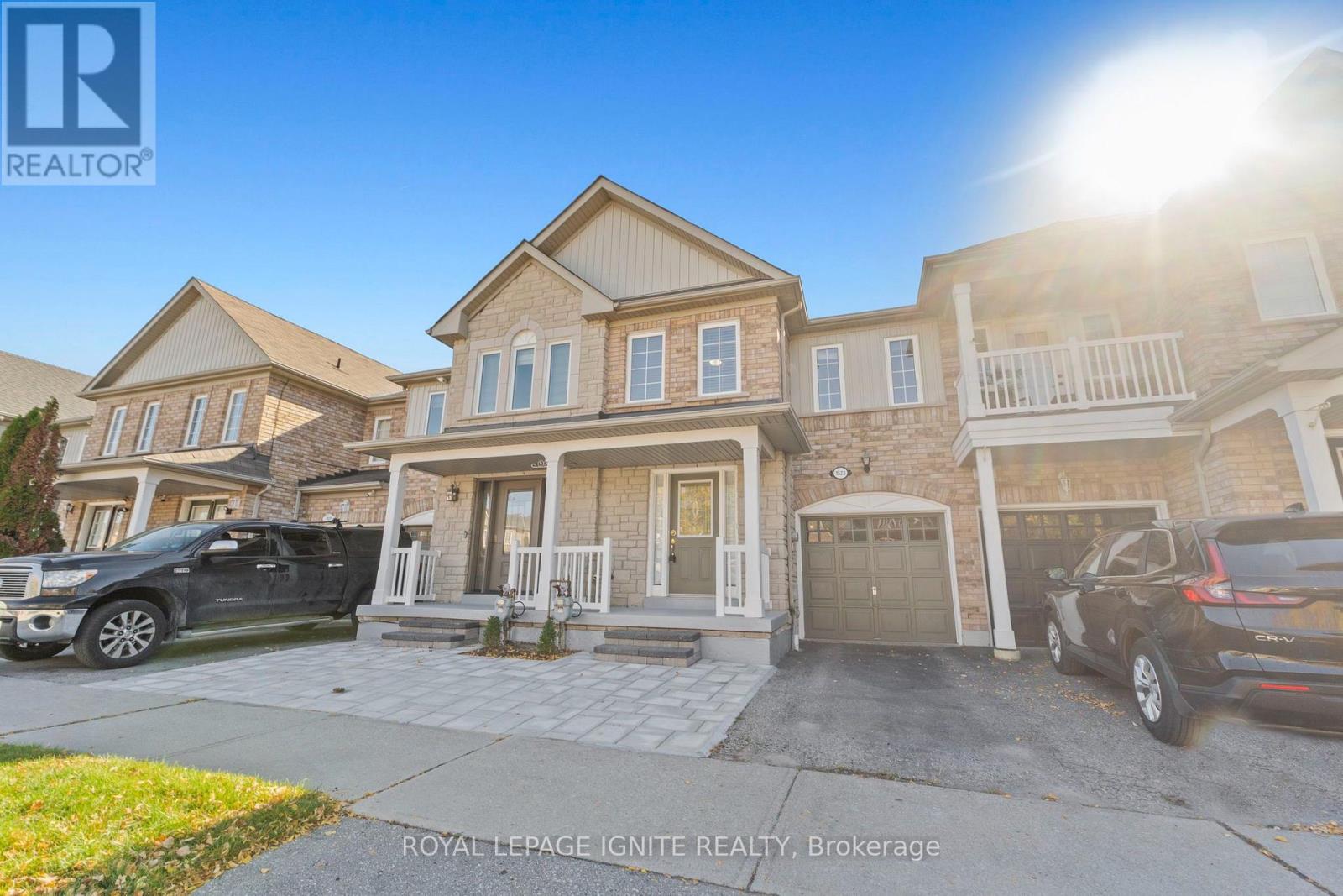 1523 Avonmore Square, Pickering, ON photo 3