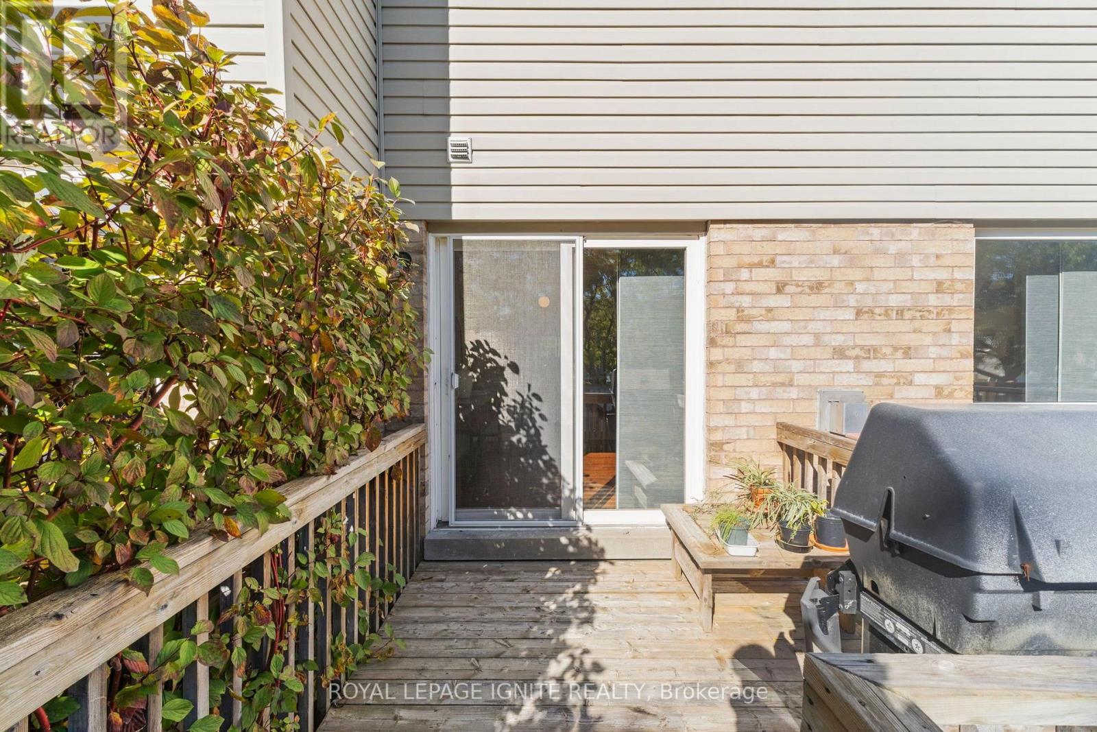 1523 Avonmore Square, Pickering, ON photo 32