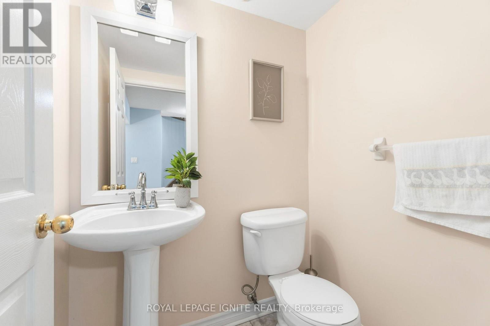 1523 Avonmore Square, Pickering, ON photo 7