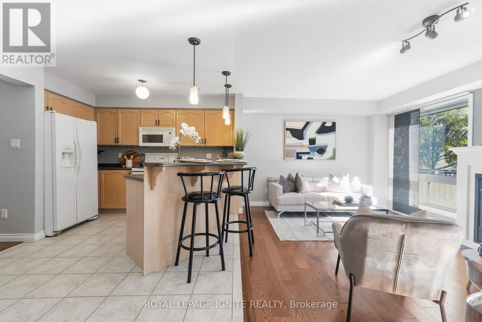 1523 Avonmore Square, Pickering, ON photo 9