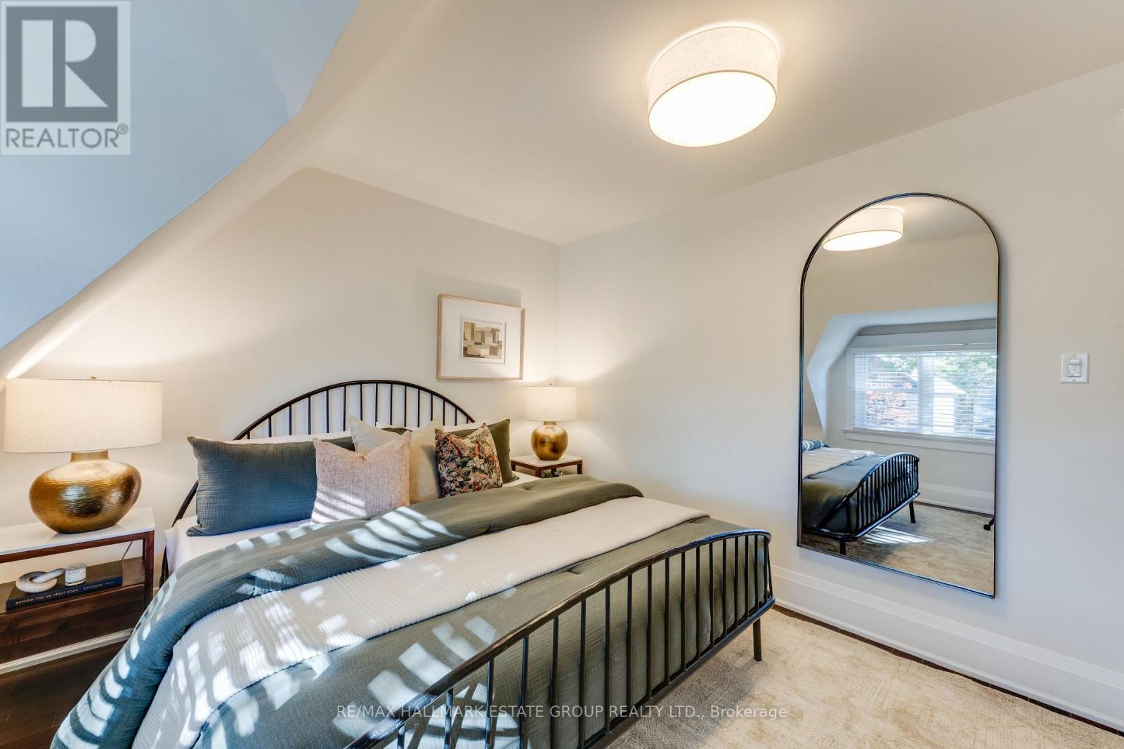 105 Lee Avenue, Toronto, ON photo 20