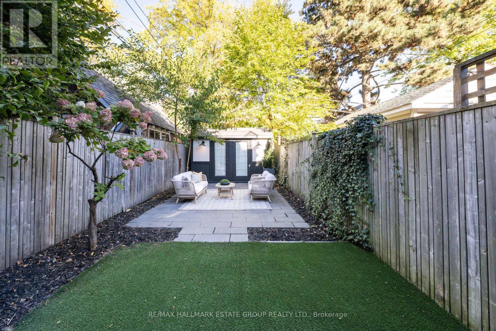 105 Lee Avenue, Toronto, ON photo 45
