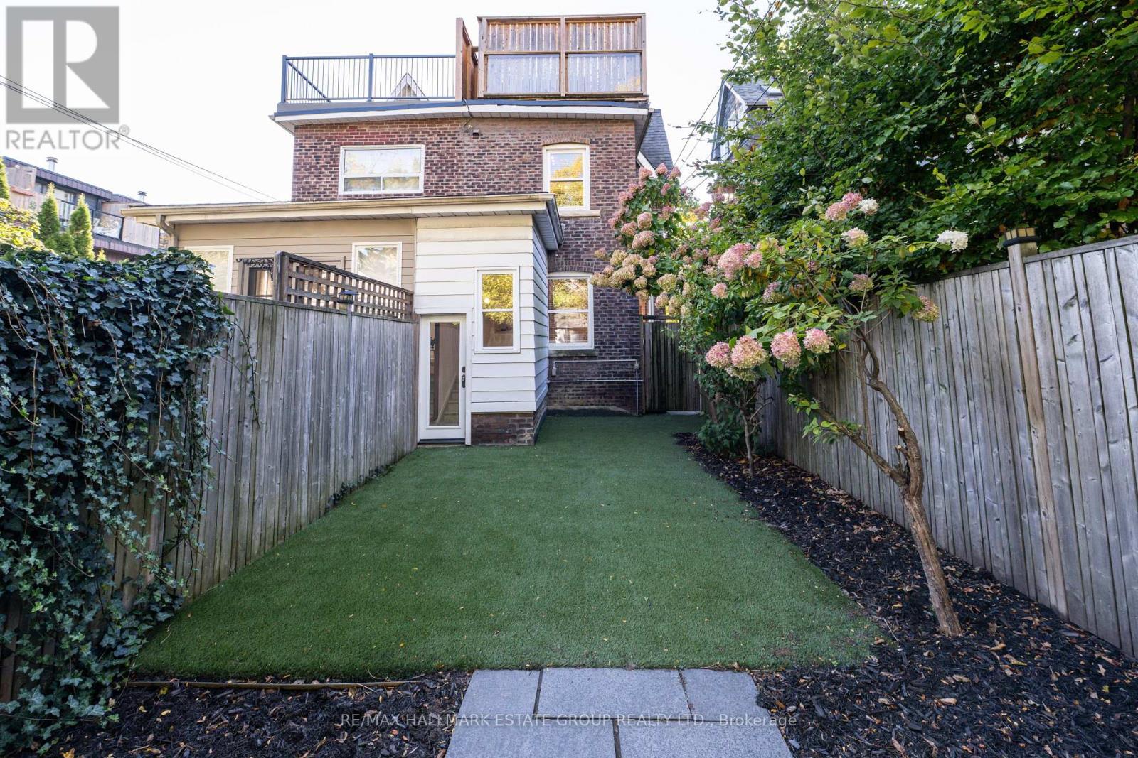 105 Lee Avenue, Toronto, ON photo 47
