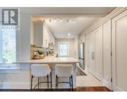 Living room - 105 Lee Avenue, Toronto, ON M4E2P2 Photo 6