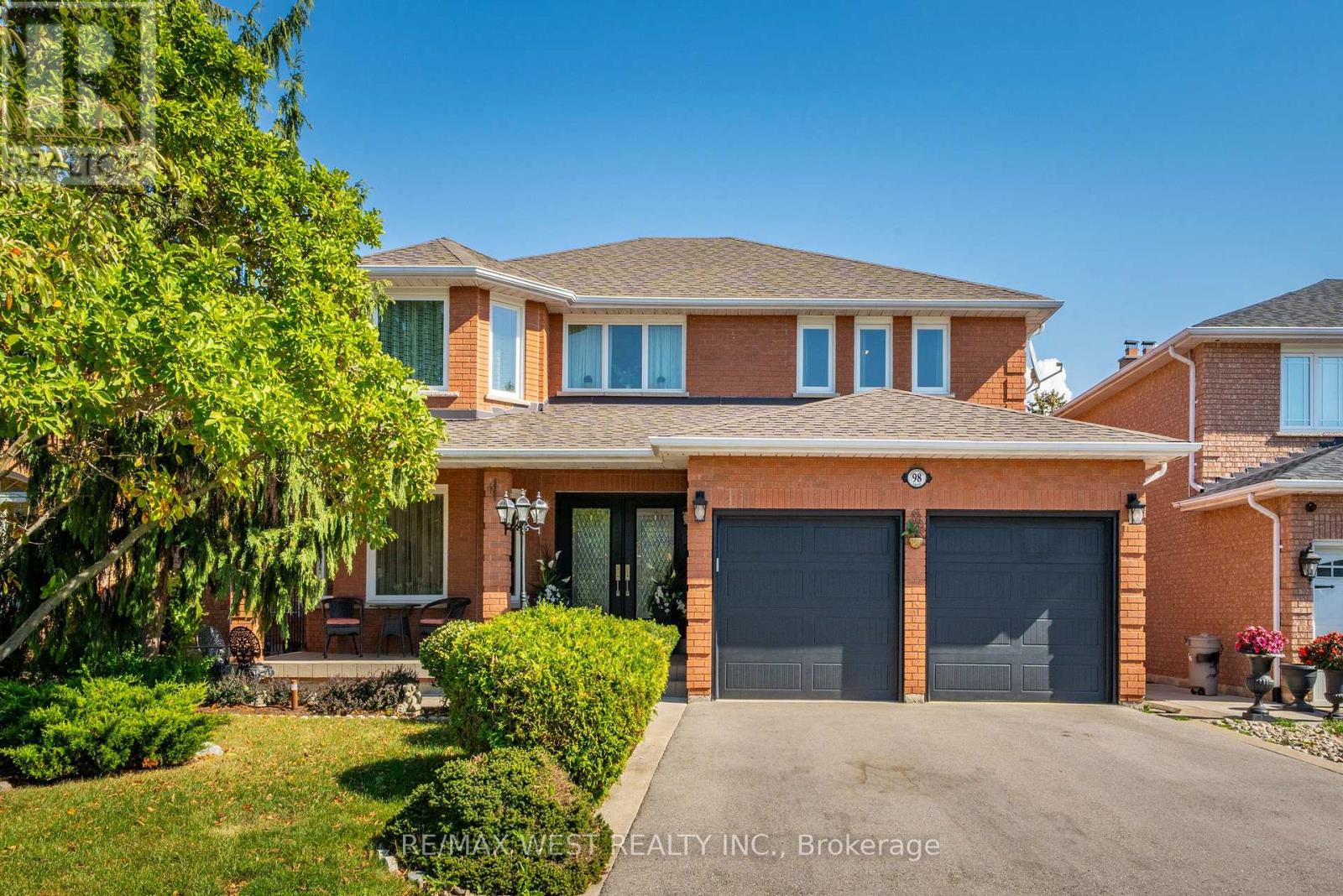 98 Arrowhead Drive, Vaughan, ON photo 1