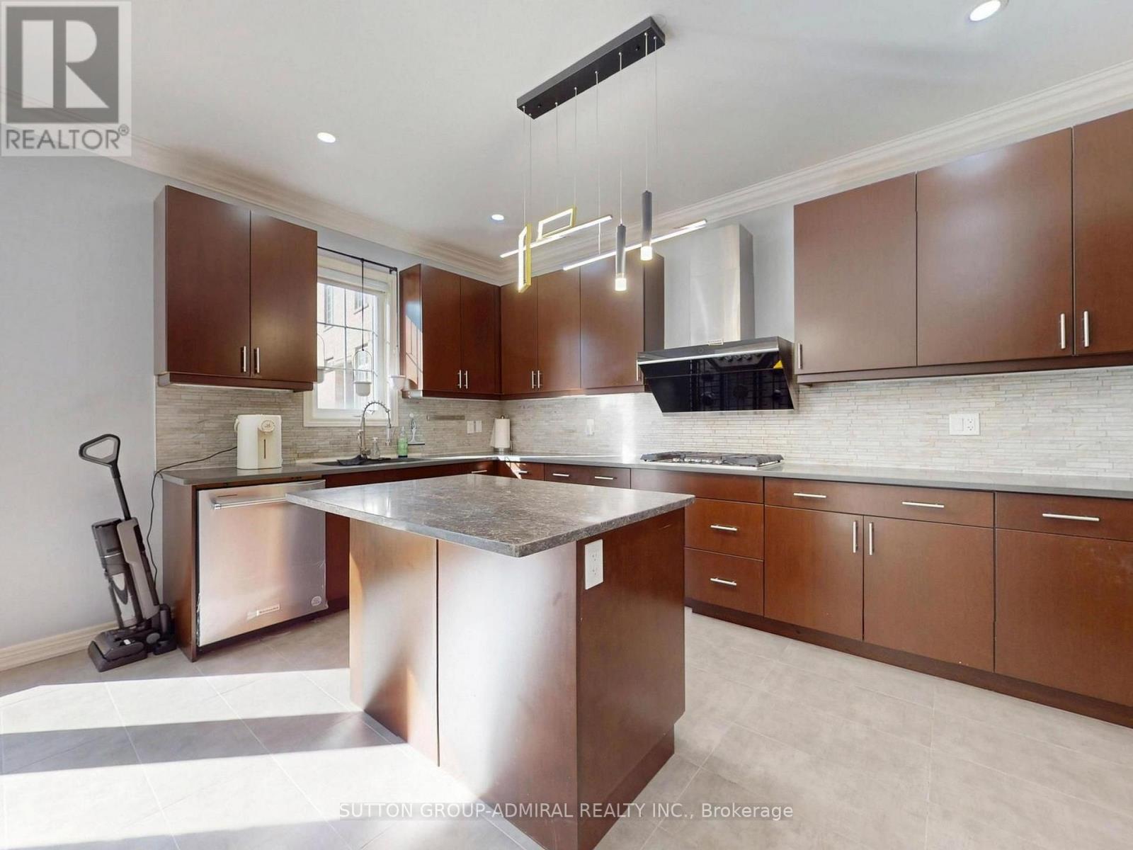 108 Baldry Avenue, Vaughan, ON photo 12